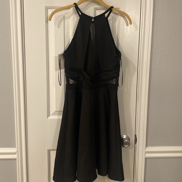 🌷3/15🌷Morgan and Company high neck fit and flare dress- 5 - Picture 9 of 14